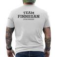 Team Finnegan Stolzer Familienname Nachname Geschenk Raglan T-Shirt mit Rückendruck