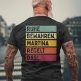 Keeben Martina Regelt Das Saying In Retro Colours T-Shirt mit Rückendruck Geschenke für alte Männer