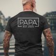 Papa 2025 Logo Werdende Eltern 2025 T-Shirt mit Rückendruck Geschenke für alte Männer