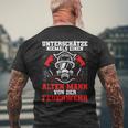 Underschätze Niemal Einen Alten Mann Fire Brigade Grandfather T-Shirt mit Rückendruck Geschenke für alte Männer