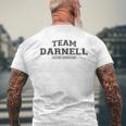 Damen Team Darnell Stolzer Familienname Nachname Mit-Ausschnitt T-Shirt mit Rückendruck Geschenke für alte Männer