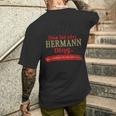 Das Ist Ein Hermann Ding Das Würdest Du Nnie G T-Shirt mit Rückendruck Geschenke für Ihn