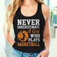 Unterschätze Niemals Ein Girl Das Basketball Plays Tank Top Frauen Geschenke für Sie