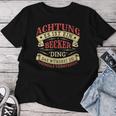 Women's Achtung Es Ist Ein Becker Ding Last Name Plate With-Neck T-shirt Frauen Lustige Geschenke