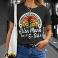 With E-Bike Underschätze Niemals Einen Old Mann Mit Einer E-Bike T-Shirt Geschenke für Sie