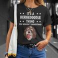 Ist So Ein Bernedoodle Ding Lustiger Spruch Bernedoodles T-Shirt Geschenke für Sie