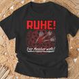 With Darts Quote Ruhe Der Meister Wirft T-Shirt Geschenke für alte Männer