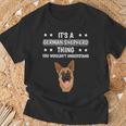 Ist So Ein Deutscher Schäferhund Ding Spruch Hundehalter T-Shirt Geschenke für alte Männer