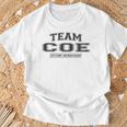 Damen Team Coe Stolzer Familiennachname Nachname Geschenk Mit-Ausschnitt T-Shirt Geschenke für alte Männer